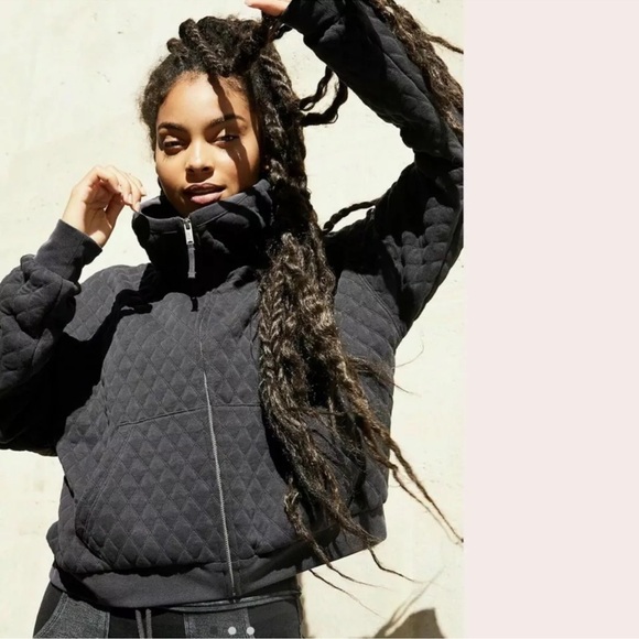Free People Jackets & Blazers - Free People Movement Hibernation Quilted Cropped Hoodie Jacket Size S Black